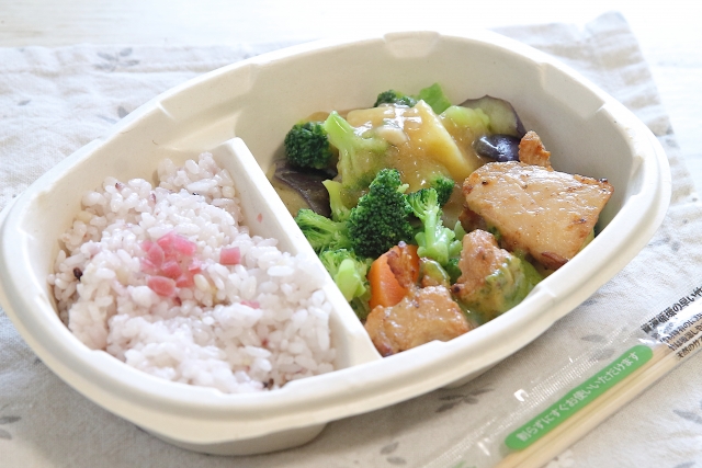 若年層に広がる「タイパ飯」市場とは？Z世代が支持する新たな食トレンドを解説